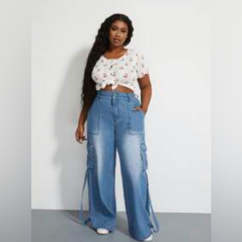 High Waist Cargo Jeans!!
